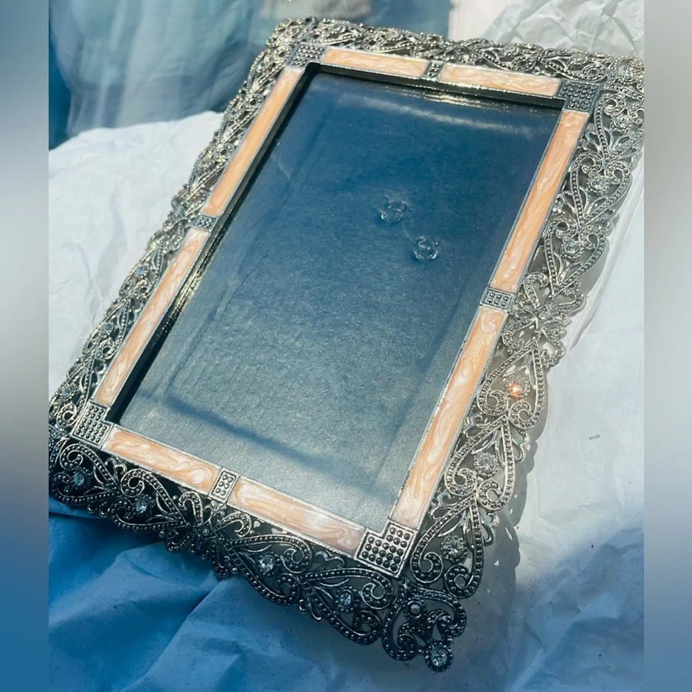 1pcs Vintage Silver Metalwork Metallic Crystals Picture Frame